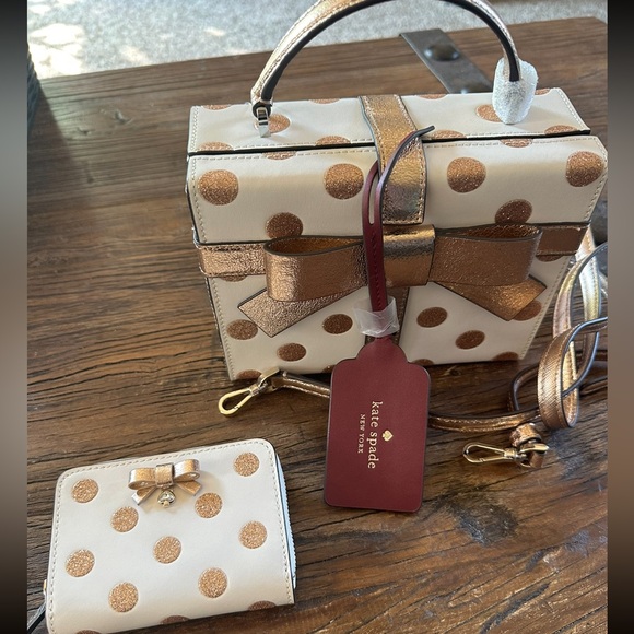 Kate Spade BUNDLE set, Wrapping Party Dot Gift Crossbody & Wallet set NWT - Picture 10 of 12